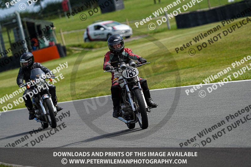 Vintage motorcycle club;eventdigitalimages;mallory park;mallory park trackday photographs;no limits trackdays;peter wileman photography;trackday digital images;trackday photos;vmcc festival 1000 bikes photographs